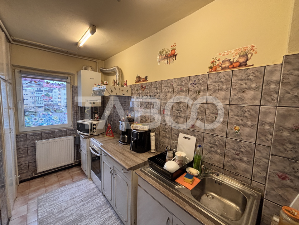 Apartament 3 camere 55 mpu 2 balcoane etaj 2 + pivnita Valea Aurie