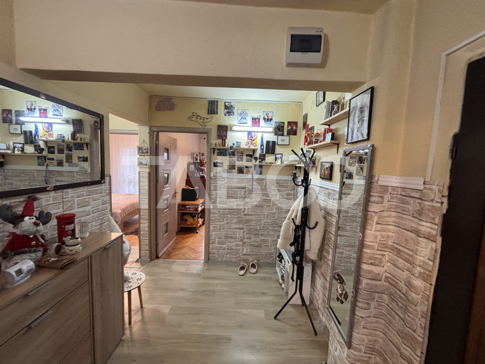 Apartament 3 camere 55 mpu 2 balcoane etaj 2 + pivnita Valea Aurie