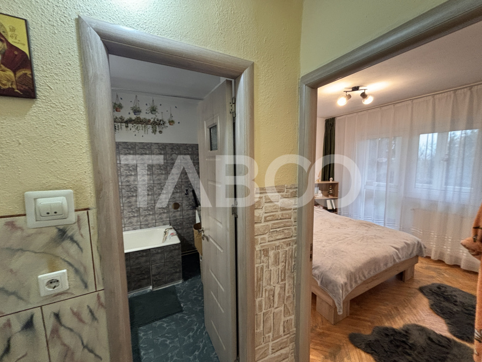 Apartament 3 camere 55 mpu 2 balcoane etaj 2 + pivnita Valea Aurie