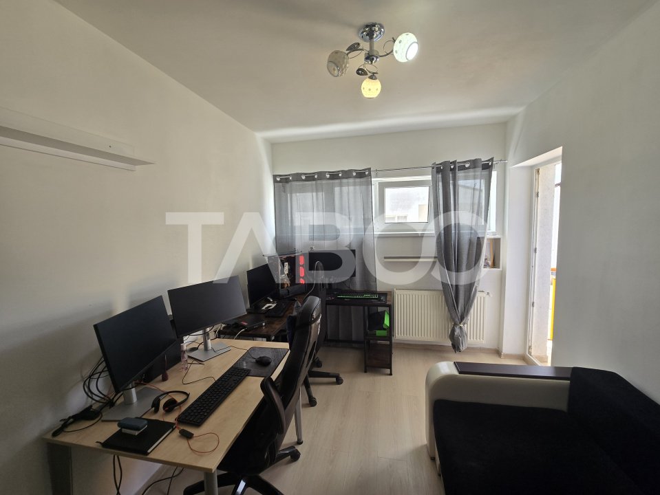 Apartament 3 camere 67 mpu 2 balcoane loc de parcare in Arhitectilor