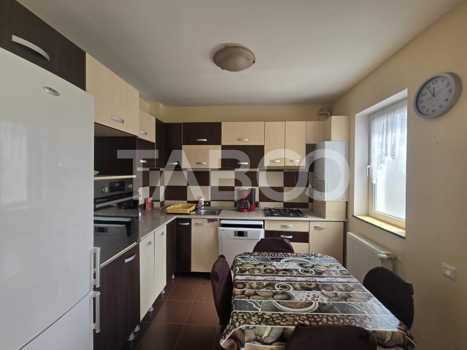 Apartament 3 camere 67mpu 2 balcoane etaj 1 zona Turnisor