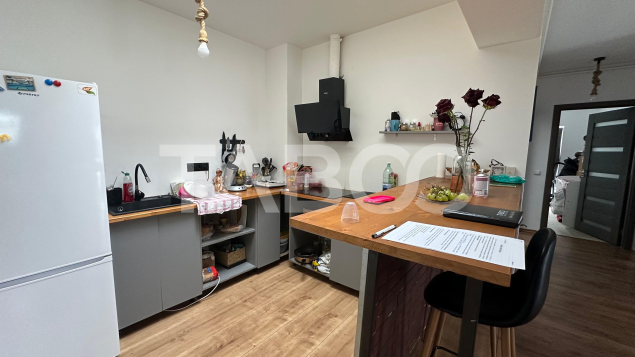 Apartament 3 camere 70 mpu pod privat parcare zona Turnisor Sibiu