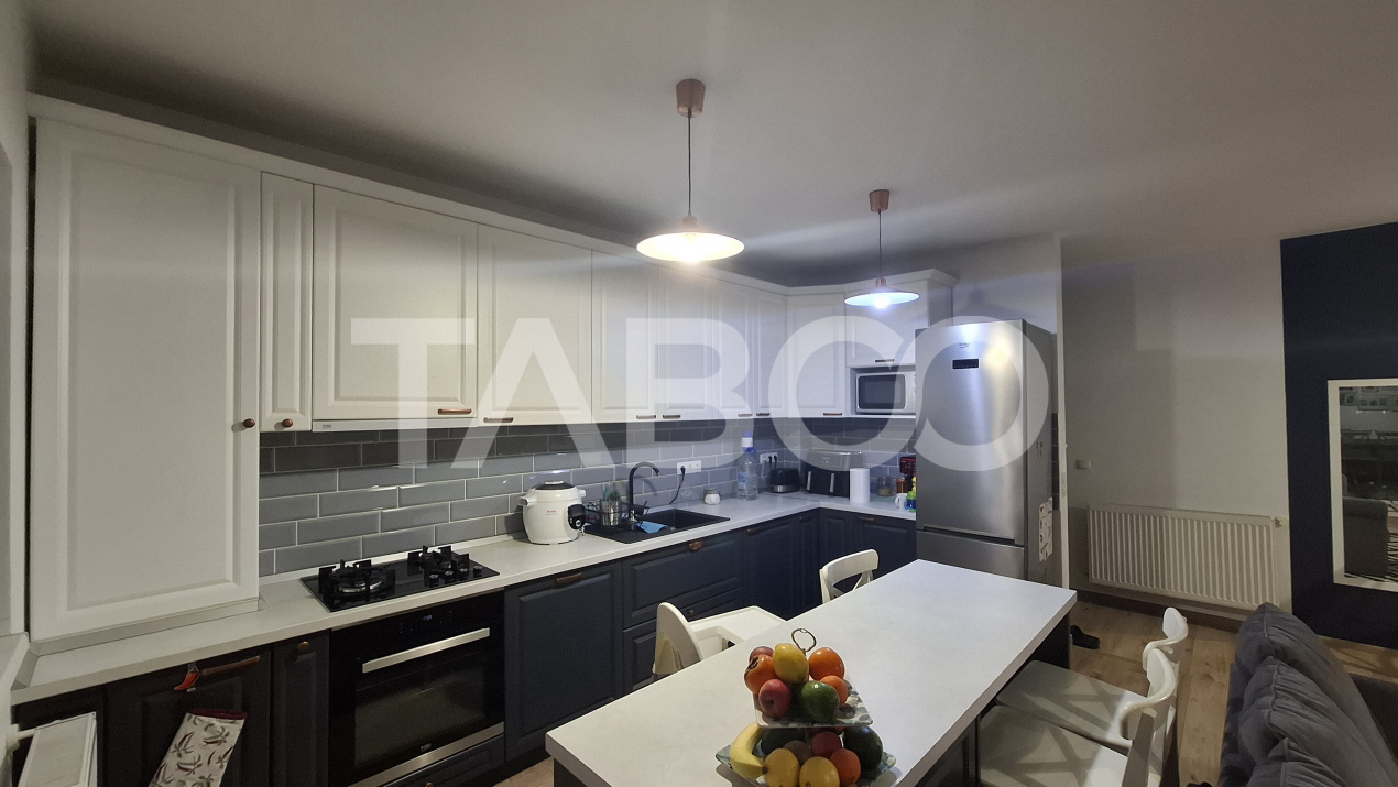 Apartament 3 camere 72 mpu terasa 11 mp Kogalniceanu zona Piata Cluj