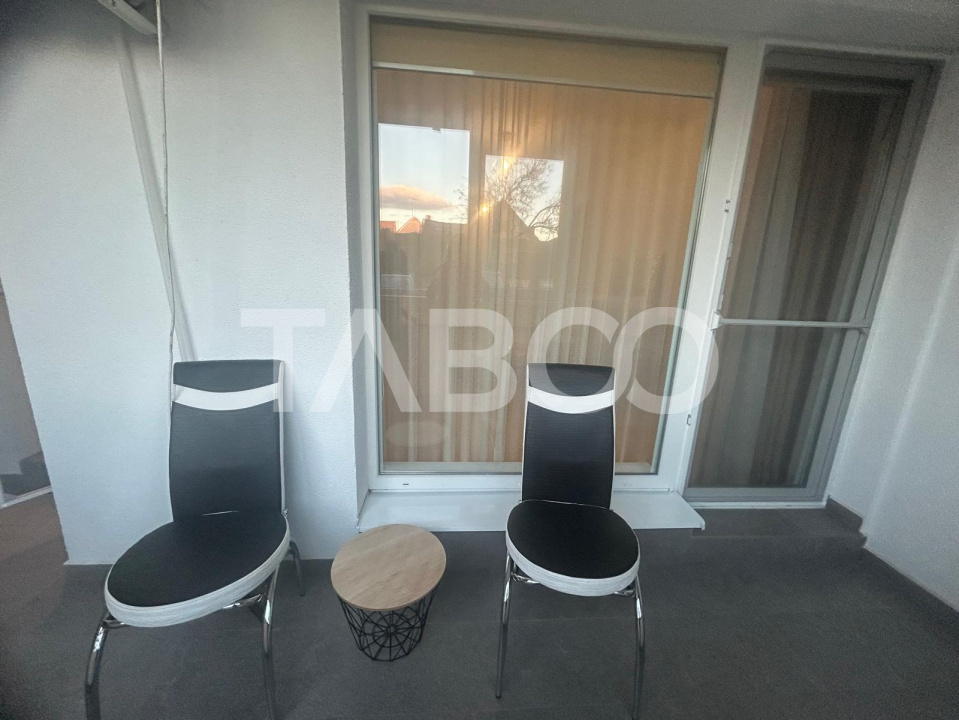 Apartament 3 camere 72mpu cu balcon si parcare privata in Kogalniceanu