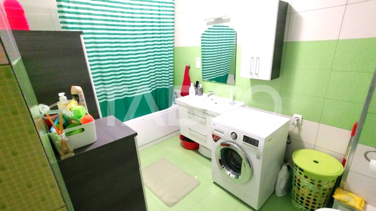 Apartament 3 camere 75 mp 2 bai si loc de parcare Arhitectilor Sibiu