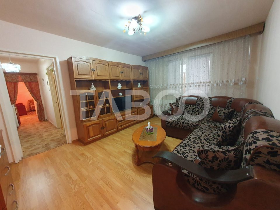 Apartament 3 camere 76 mp utili cu balcon 4 mp zona Tudor Vladimirescu in Fagaras - Tudor Vladimirescu