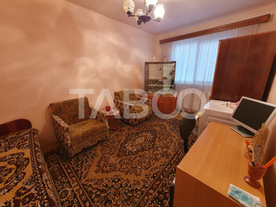 Apartament 3 camere 76 mp utili cu balcon 4 mp zona Tudor Vladimirescu