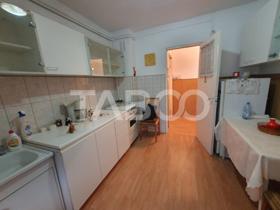 Apartament 3 camere 76 mp utili cu balcon 4 mp zona Tudor Vladimirescu