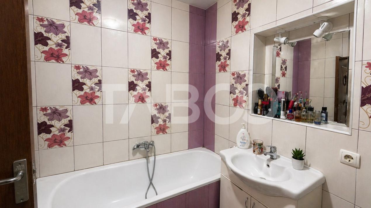 Apartament 3 camere 76 mpu +loc de parcare zona Terezian Sibiu