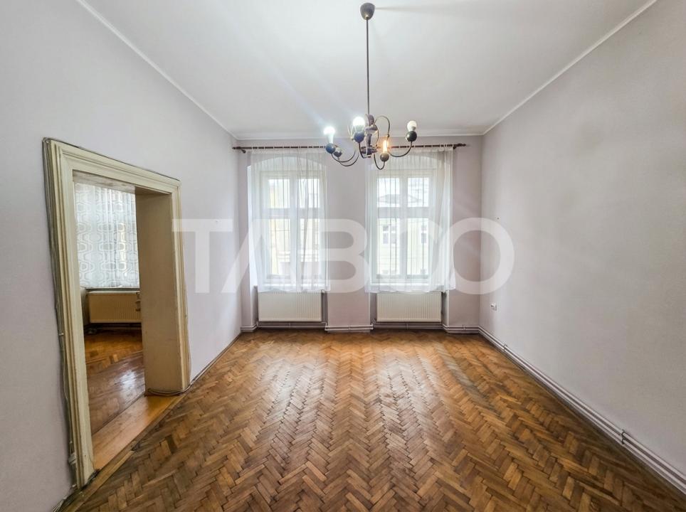Apartament 3 camere 80 mpu etaj 1 zona Centru Istoric