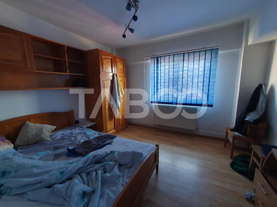 Apartament 3 camere 90 mp 2 balcoane zona Bulevardu Unirii