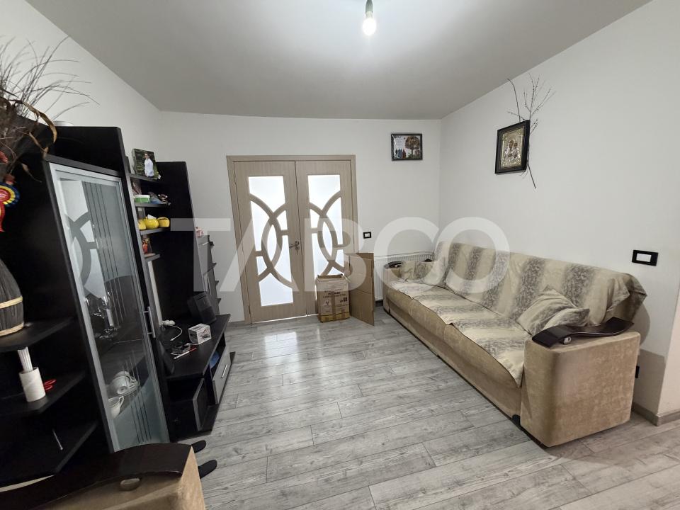 Apartament 3 camere complet mobilat utilat boxa la subsol 47 mpu lift