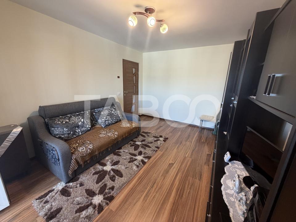 Apartament 3 camere complet renovat mobilat si utilat zona 1 Decembrie