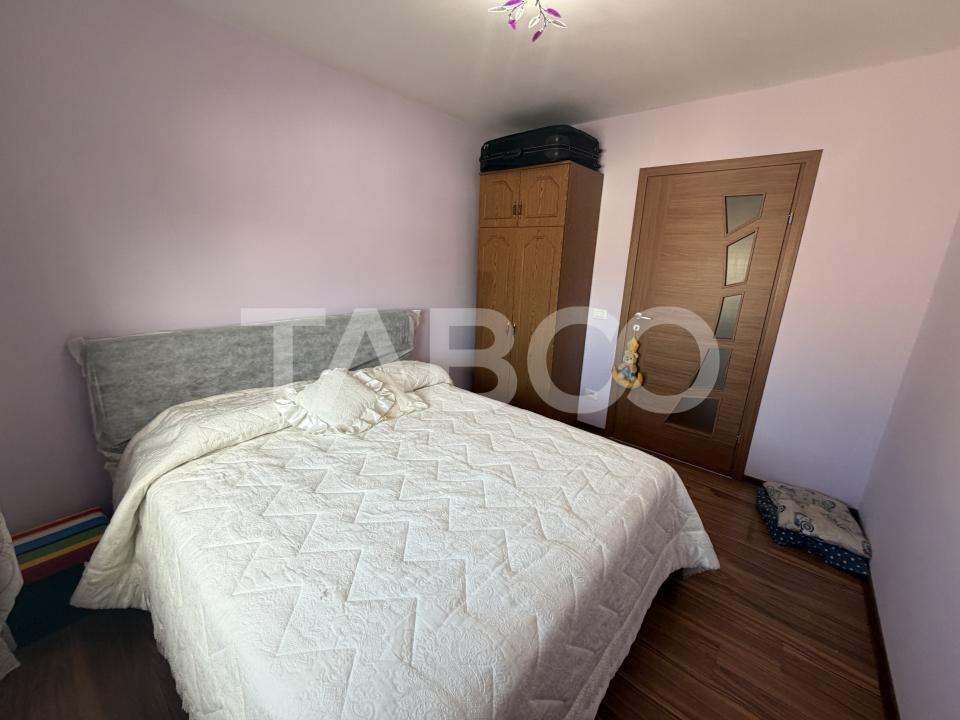 Apartament 3 camere complet renovat mobilat si utilat zona 1 Decembrie