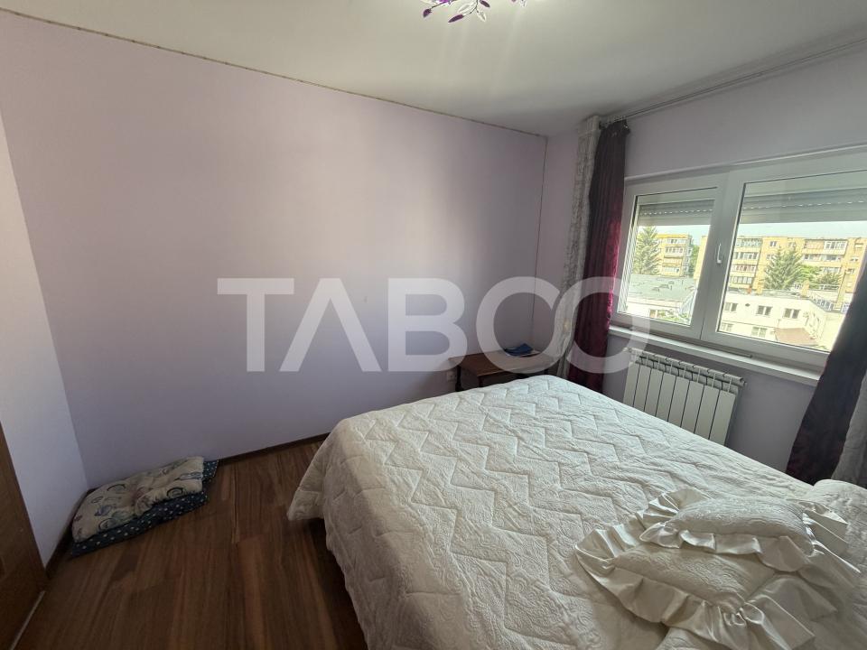 Apartament 3 camere complet renovat mobilat si utilat zona 1 Decembrie