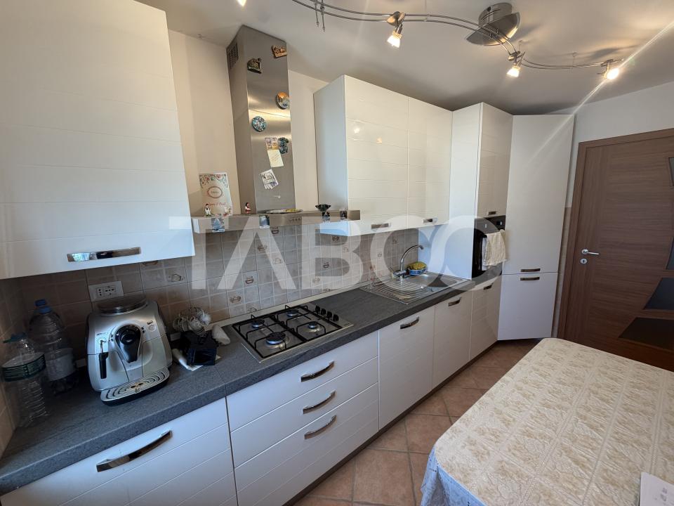 Apartament 3 camere complet renovat mobilat si utilat zona 1 Decembrie