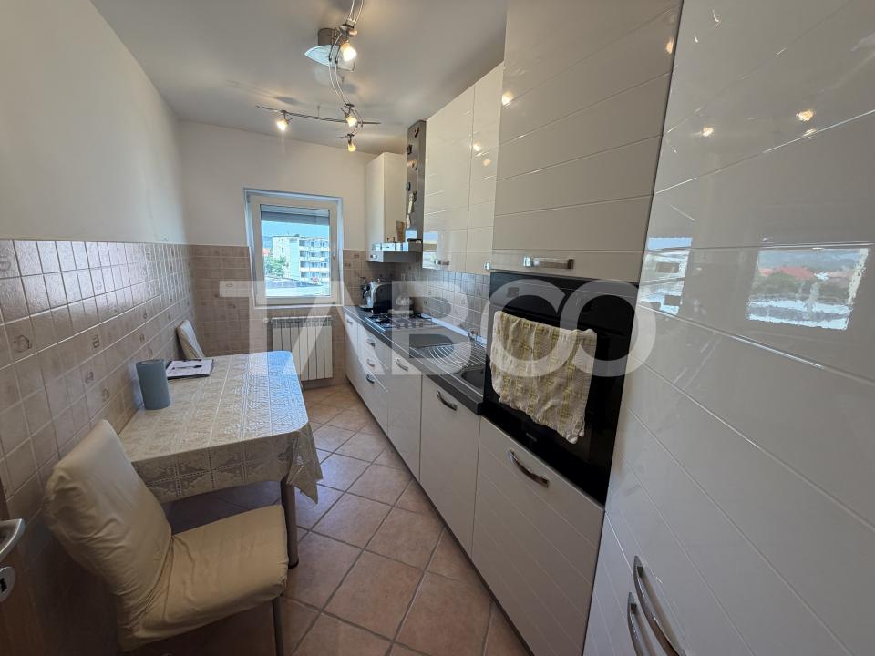 Apartament 3 camere complet renovat mobilat si utilat zona 1 Decembrie