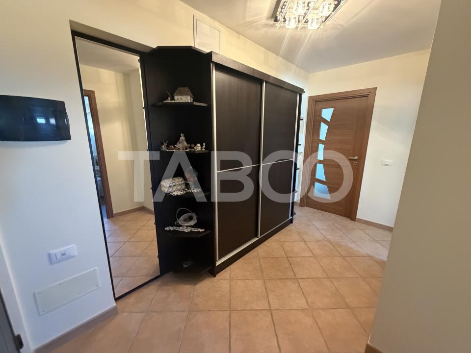 Apartament 3 camere complet renovat mobilat si utilat zona 1 Decembrie