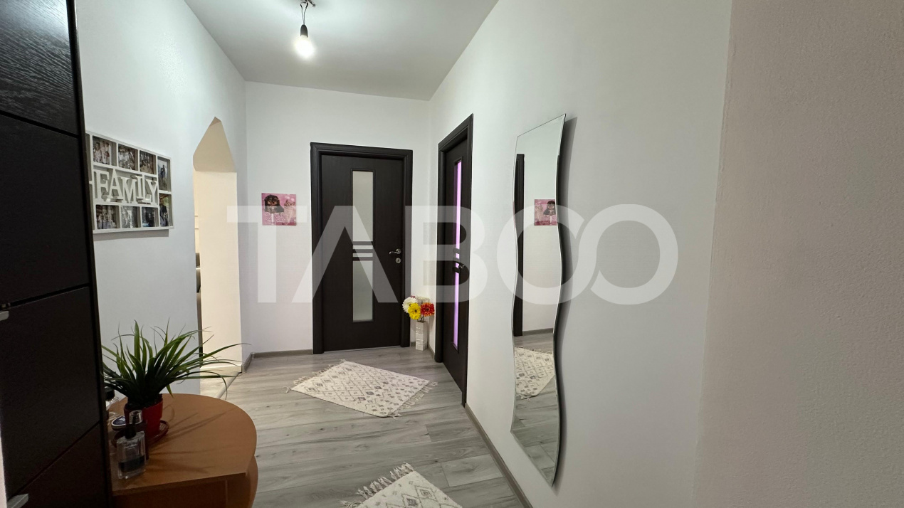 Apartament 3 camere cu balcon pivnita zona Vasile Aaron Sibiu