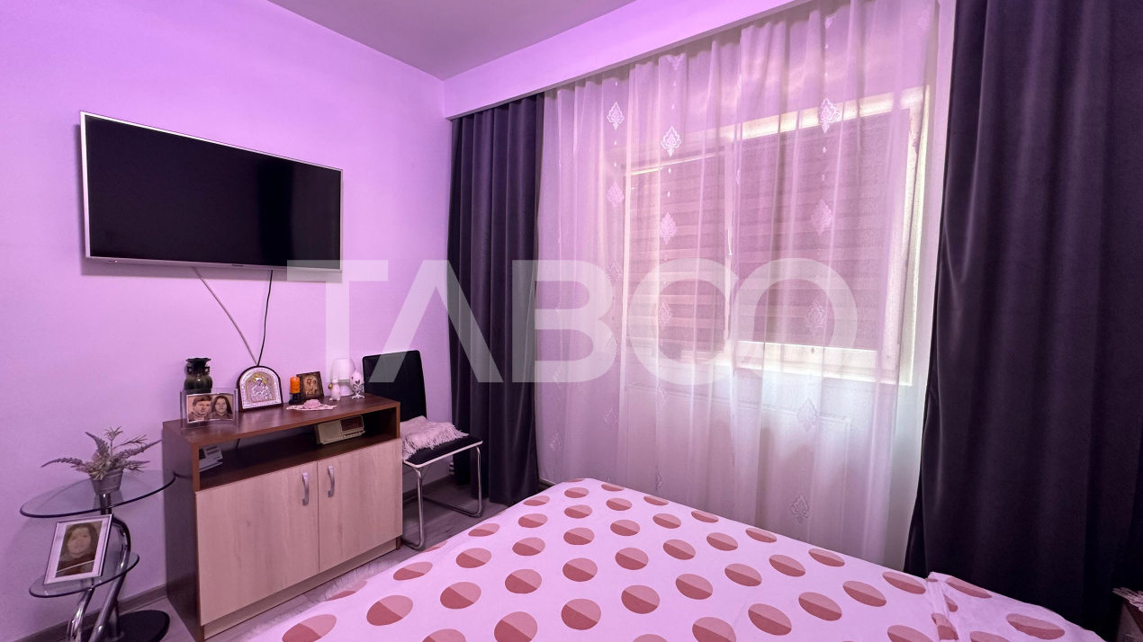 Apartament 3 camere cu balcon pivnita zona Vasile Aaron Sibiu