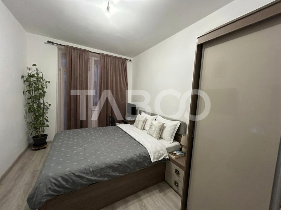 Apartament 3 camere cu balcon si loc de parcare etaj intermediar 