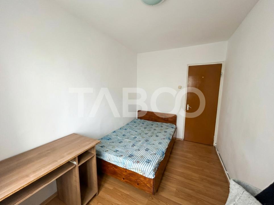 Apartament 3 camere cu balcon si pivnita 60 mpu in zona Mihai Viteazu
