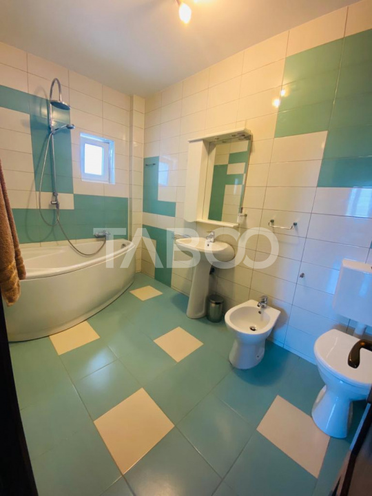 Apartament 3 camere cu garaj de inchiriat 75 mp Parcul Sub Arini Sibiu