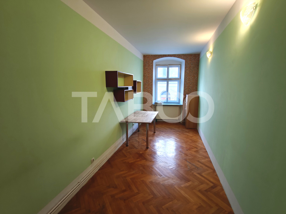 Apartament 3 camere cu geamuri spre strada Nicolae Balcescu Comision 0