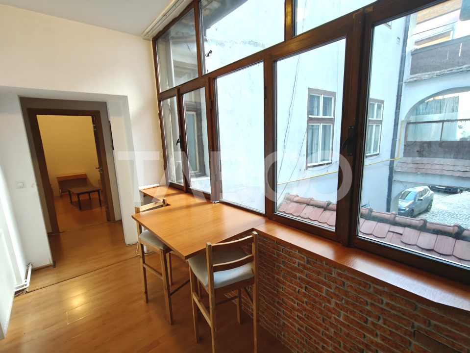 Apartament 3 camere cu geamuri spre strada Nicolae Balcescu Comision 0