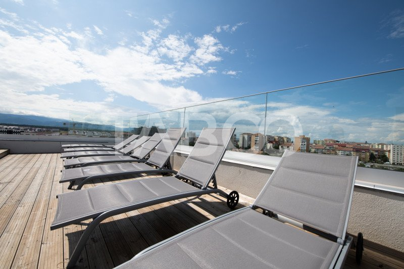 Apartament 3 camere de inchiriat 2 locuri de parcare piscina pe bloc