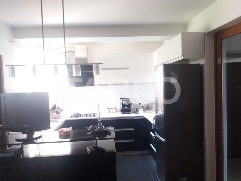 Apartament 3 camere de inchiriat decomandat 100 mp zona Turnisor Sibiu