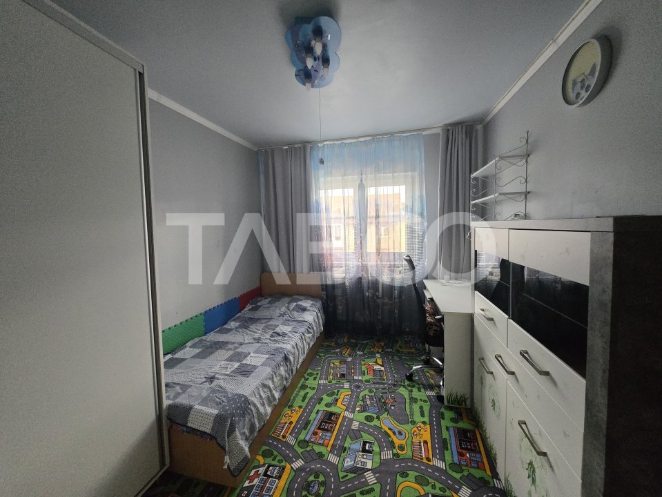 Apartament 3 camere de inchiriat decomandat 64 mp zona Strand Sibiu