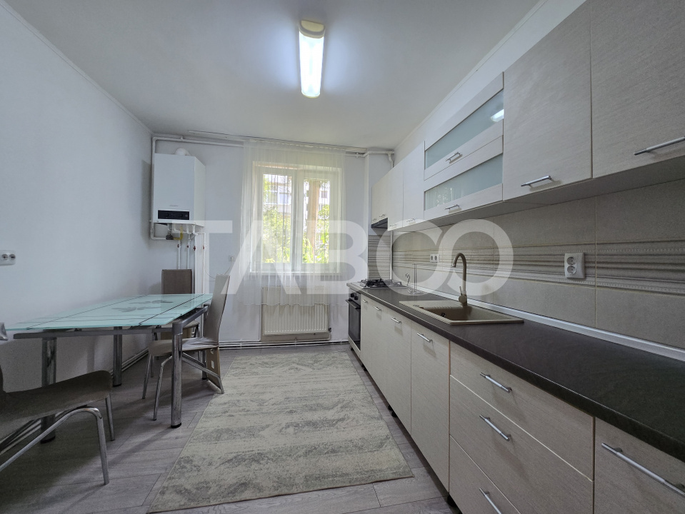 Apartament 3 camere de inchiriat decomandat 80 mp zona Mihai Viteazul