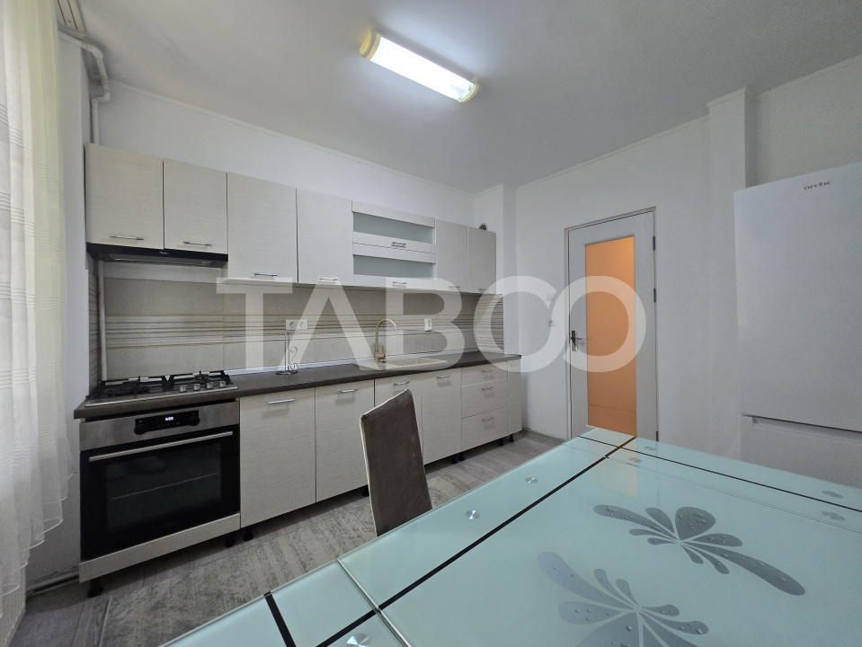 Apartament 3 camere de inchiriat decomandat 80 mp zona Mihai Viteazul