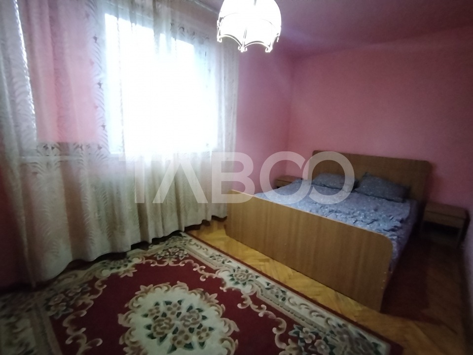 Apartament 3 camere de inchiriat etaj intermediar mobilat utilat