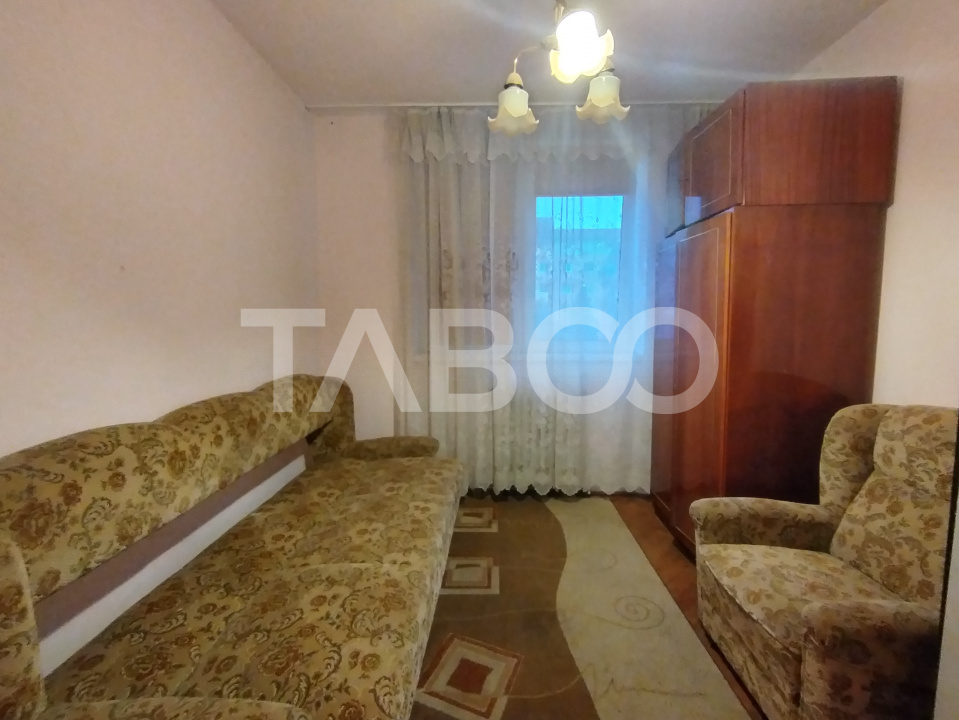 Apartament 3 camere de inchiriat etaj intermediar mobilat utilat