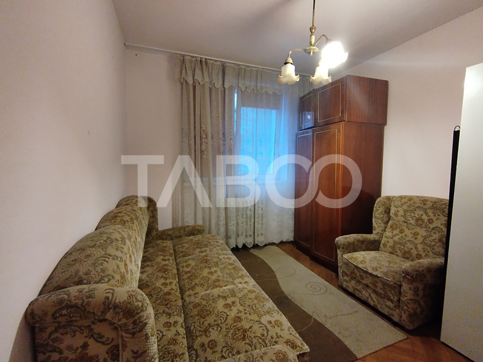 Apartament 3 camere de inchiriat etaj intermediar mobilat utilat
