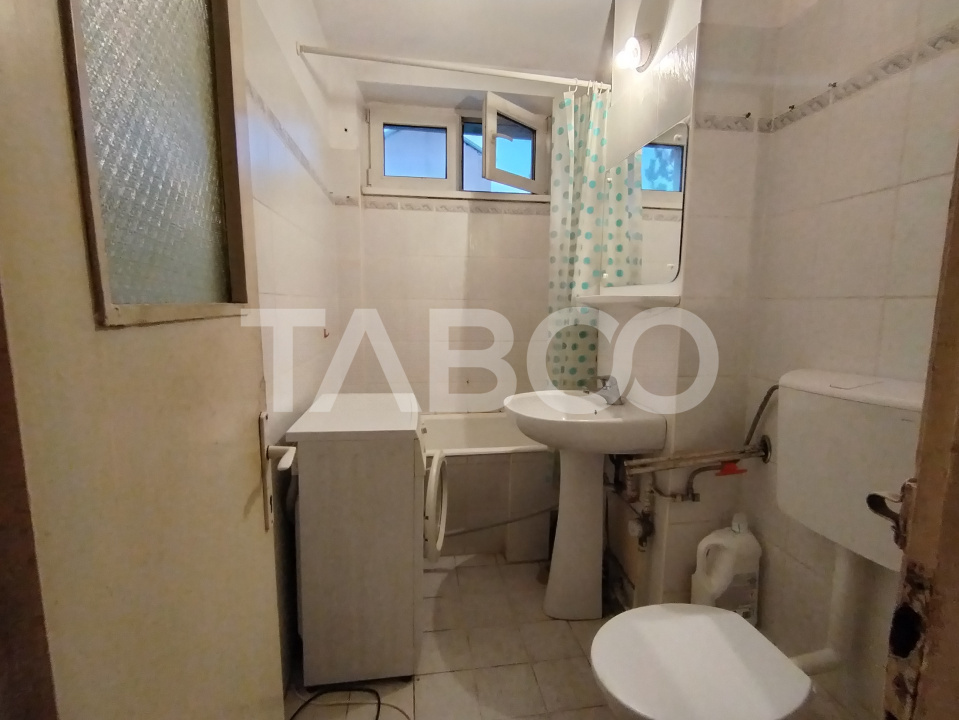 Apartament 3 camere de inchiriat etaj intermediar mobilat utilat