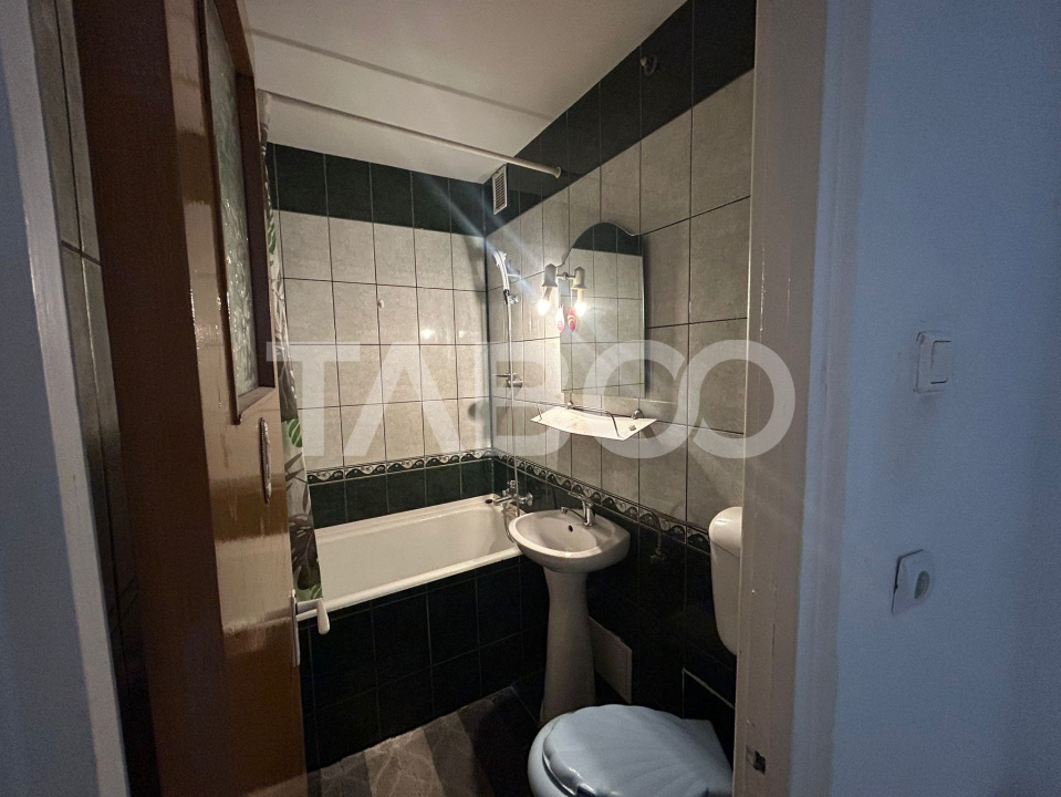 Apartament 3 camere de inchiriat Mihai Viteazul cu pivnita si balcon