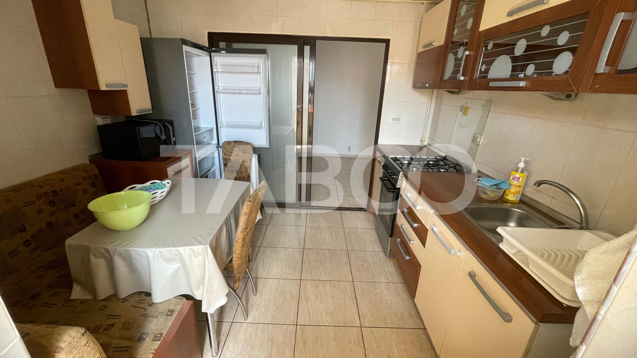 Apartament 3 camere de inchiriat Vasile Aaron-mobilat si utilat