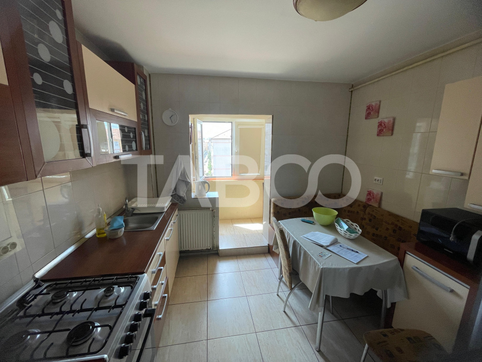 Apartament 3 camere de inchiriat Vasile Aaron-mobilat si utilat