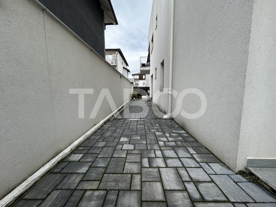 Apartament 3 camere de lux decomandat 83mp cu terasa de 25 mp 