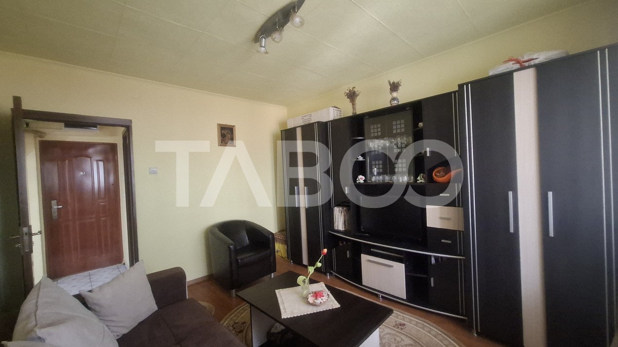 Apartament 3 camere de vanzare decomandat 50 mp zona Vasile Aaron in Sibiu - Vasile Aaron