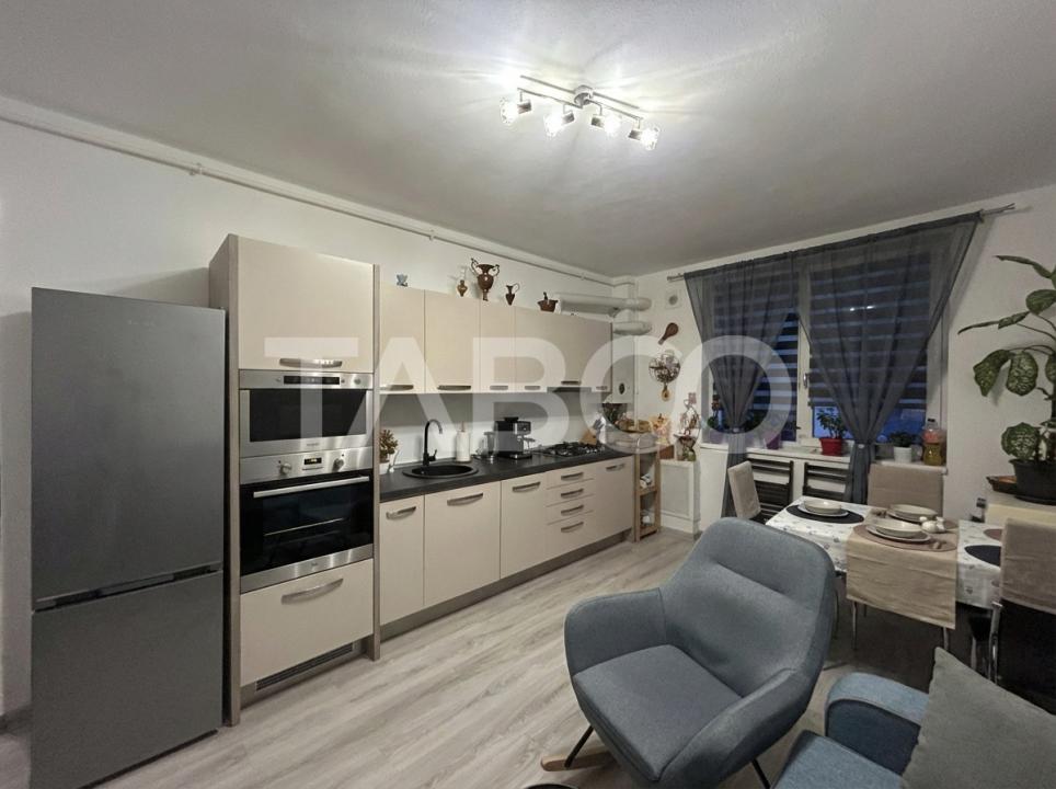 Apartament 3 camere de vanzare decomandat  54 mp zona Selimbar 