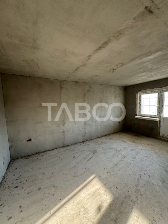 Apartament 3 camere de vanzare decomandat 56mp zona Valea Aurie Sibiu in Sibiu - Crint