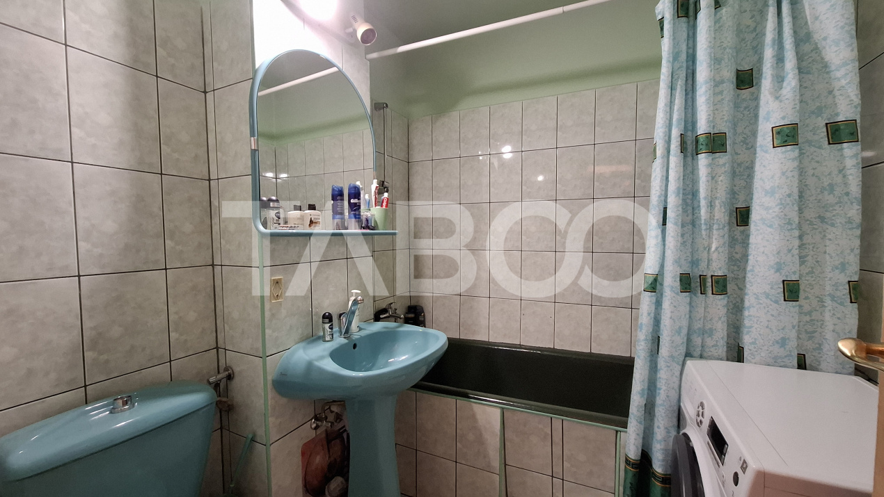 Apartament 3 camere de vanzare decomandat 58 mp zona Valea Aurie Sibiu