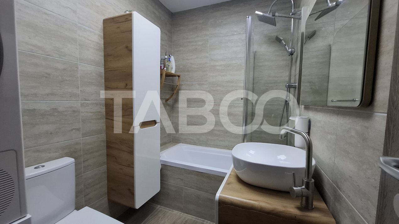 Apartament 3 camere de vanzare decomandat 60 mp zona Calea Surii Mici
