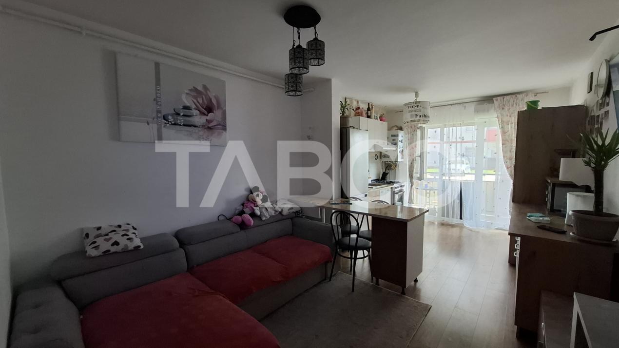 Apartament 3 camere de vanzare decomandat 60 mp zona Calea Surii Mici