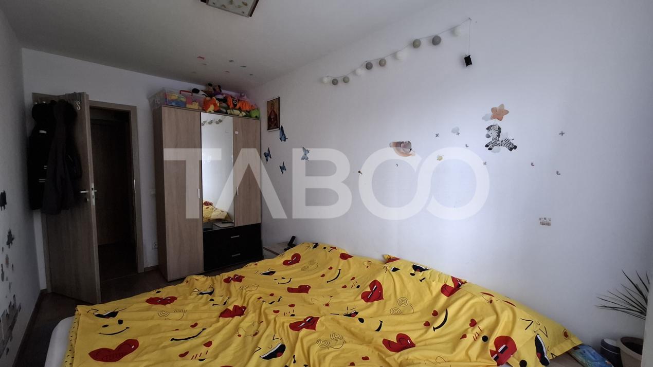 Apartament 3 camere de vanzare decomandat 60 mp zona Calea Surii Mici