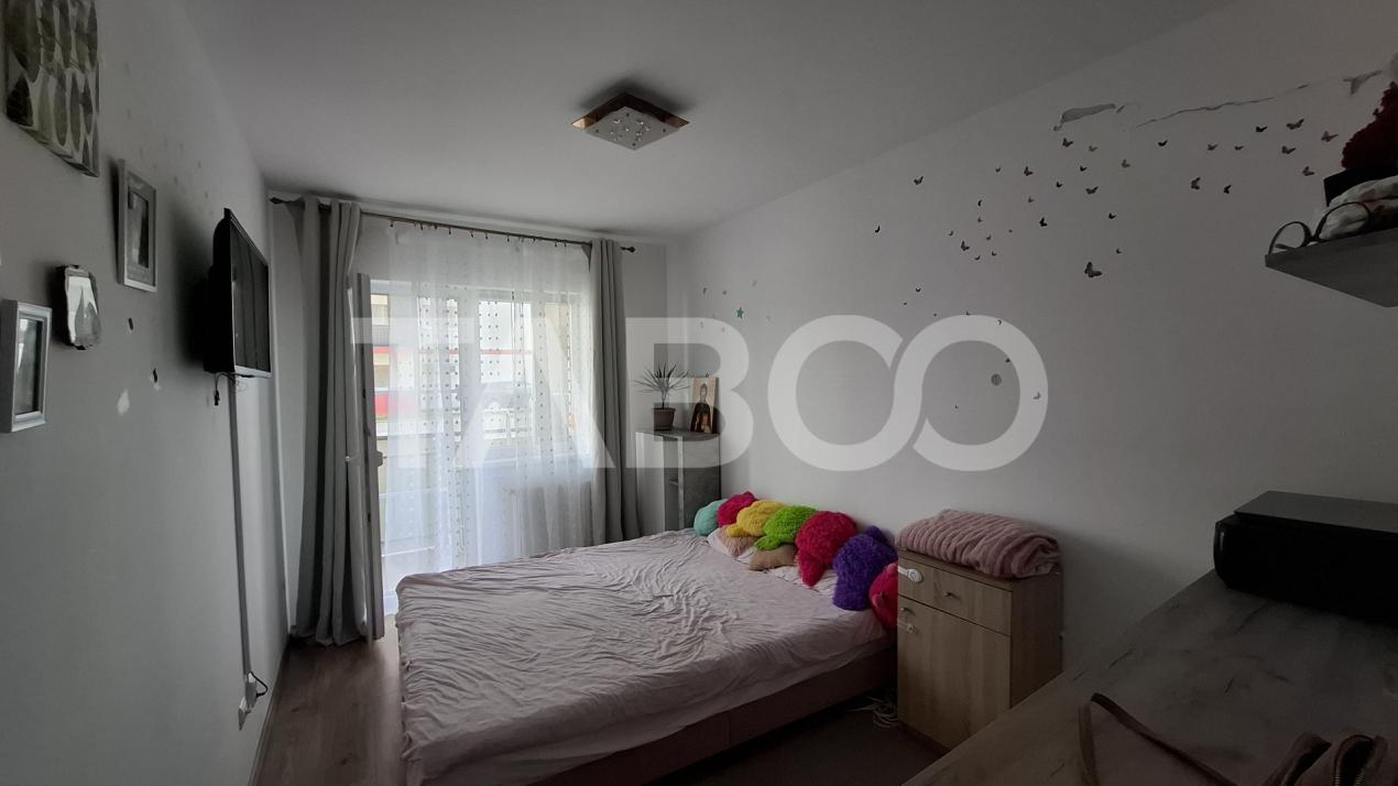 Apartament 3 camere de vanzare decomandat 60 mp zona Calea Surii Mici